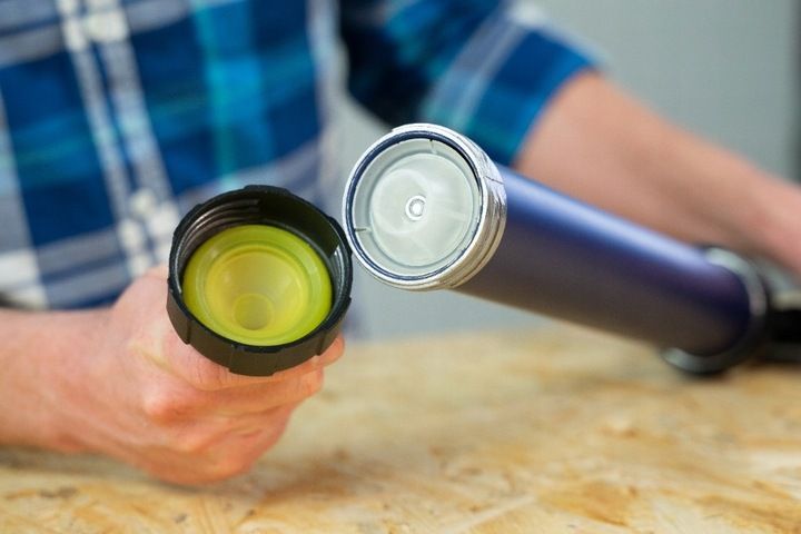 Pistolet wyciskacz do silikonu mas uszczelniacza klejów 600ml MOCNY zdjęcie 11