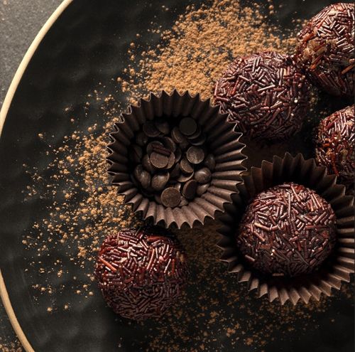 Czekolada BELGIJSKA mleczna do fontanny do fontann 1kg Boswena na Arena.pl