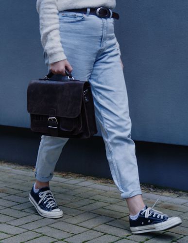 Teczka Grafen - Stefania Brązowy na Arena.pl