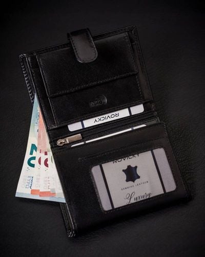 portfel męski wyposażony w system rfid wykonany ze na Arena.pl