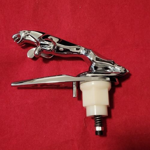 Emblemat Jaguar chromowany na maskę samochodu znaczek ozdobny celownik na Arena.pl