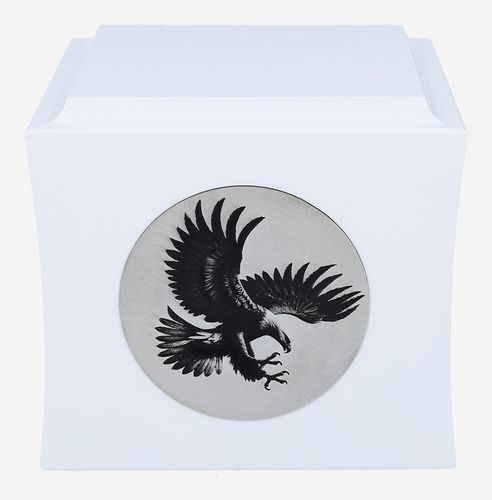 Urna kremacyjna z motywem orła Biała na Arena.pl