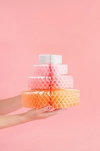 Dekoracja bibułowa honeycomb Tort, 23 cm na Arena.pl