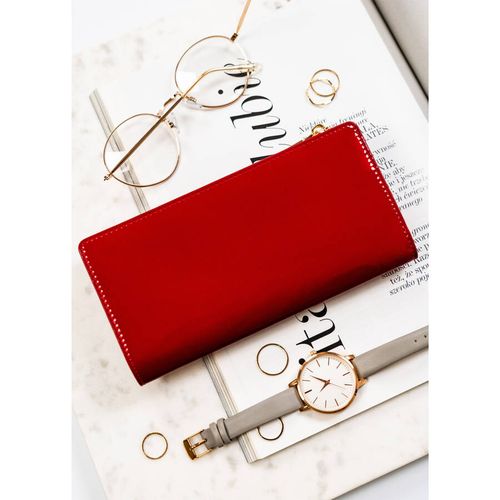 lakierowany, duży portfel damski w kolorze czerwonym z systemem na Arena.pl