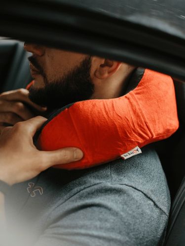 Poduszka podróżna na szyję Dr.Bacty + Gratisy - Czerwona na Arena.pl