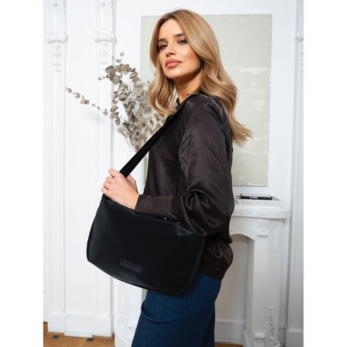 czarna, jednokomorowa listonoszka miejska zawieszona na regulowanym pasku na Arena.pl