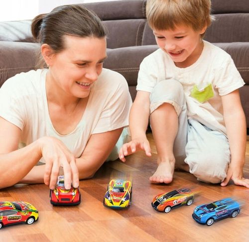 DUŻY ZESTAW SAMOCHODÓW METALOWE AUTKA RESORAKI AUTKO Z NAPĘDEM + AKCESORIA na Arena.pl