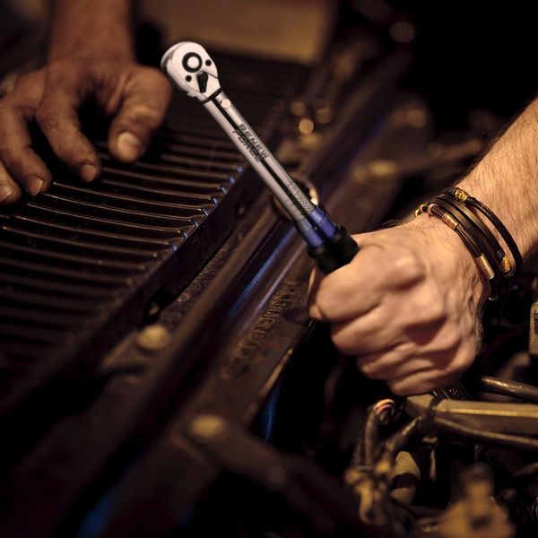 MOCNY Klucz Dynamometryczny z Blokadą Skala 1-2" 10-60nm Etui WYSOKA JAKOŚĆ zdjęcie 8