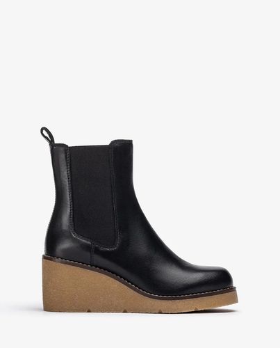 UNISA Chelsea boot with a rubber sole R38 na Arena.pl
