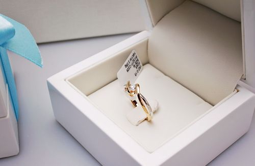 pierścionek zaręczynowy z dwukolorowego złota z brylantem 0,15ct na Arena.pl