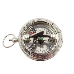 Srebrzysty zegar słoneczy z kompasem