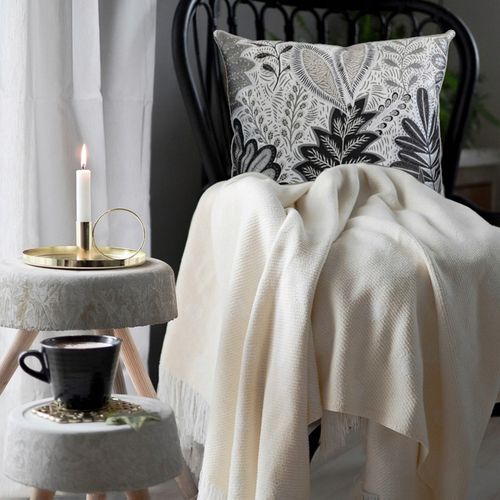 Poduszka 45x45cm Poszewka motyw roślinny Czarna Szara Beżowa Żakard Aksamit na Arena.pl