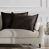 Zestaw 2 poszewek welwetowych z falbaną SIDE 50x70 brązowa AmeliaHome