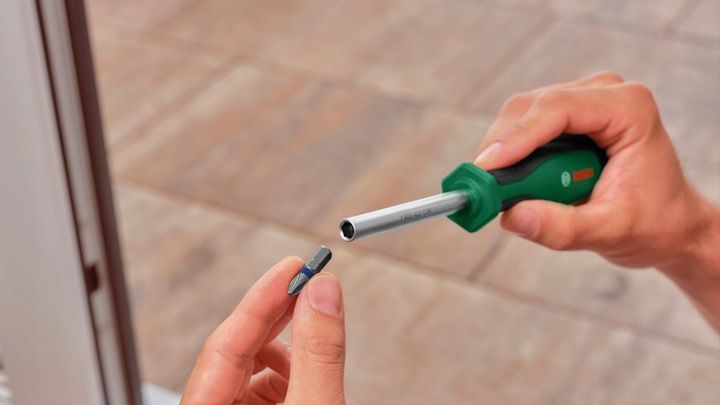 Wkrętak ręczny z grzechotką + 12 bitów BOSCH zdjęcie 6