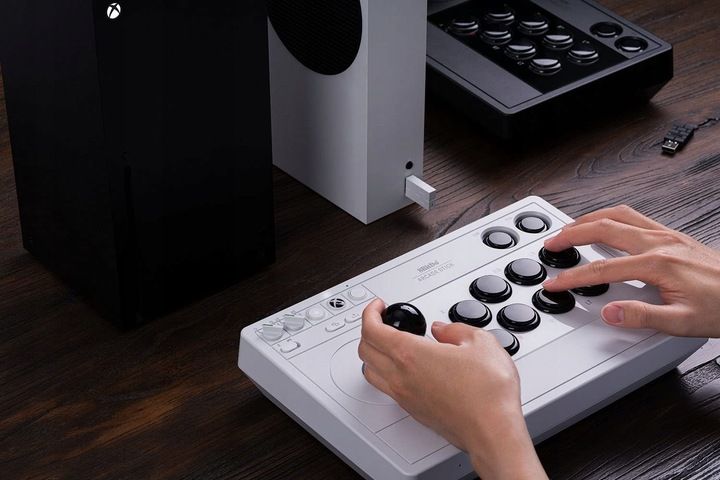 Joystick 8BitDo Arcade Stick White Xbox One X|S PC 2.4G BT USB Biały zdjęcie 2