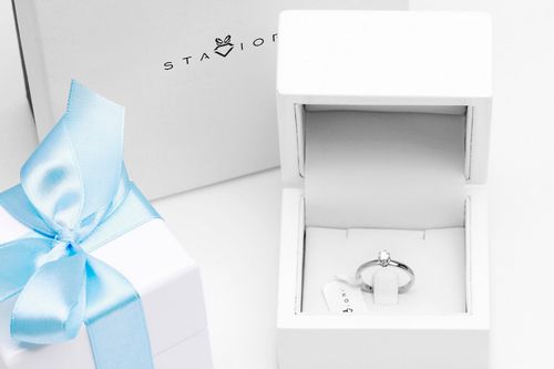 piękny pierścionek zaręczynowy z diamentem 0.15ct na Arena.pl