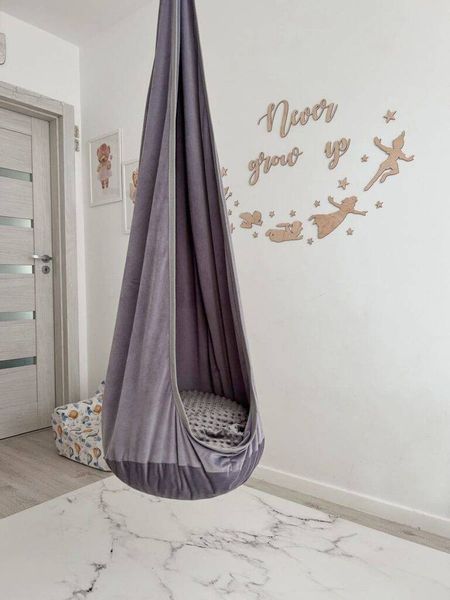 huśtawka kokon czarny zdjęcie 2