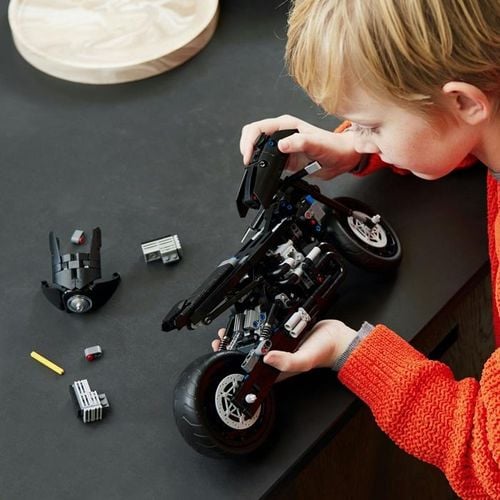 Lego Technic Batman Batmotor 42155 na Arena.pl