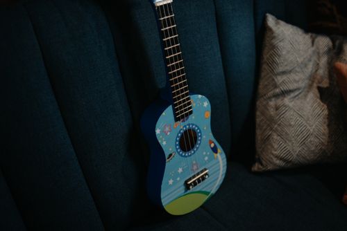 Ukulele sopranowe Rakiety Pokrowiec Struny Kostki Stroik Akordy ZESTAW na Arena.pl