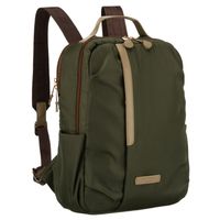 zielony plecak damski zawieszony na regulowanych szelkach i zamykany