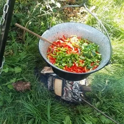 KOCIOŁEK WĘGIERSKI EMALIOWANY TRÓJNÓG GULASZ 14L na Arena.pl