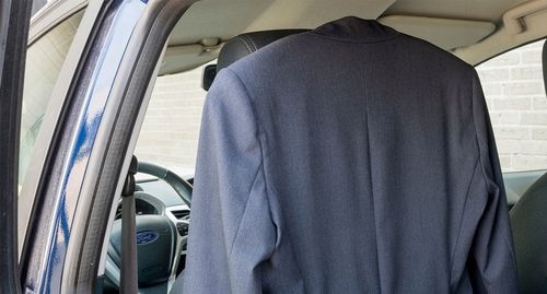 Dunlop WIESZAK SAMOCHODOWY na zagłówek MARYNARKĘ + odblask na Arena.pl