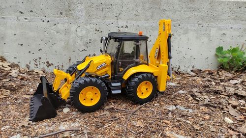 Duży model Koparko - Ładowarka JCB 5CX eco - Ruchome Części - Bruder 02454 na Arena.pl