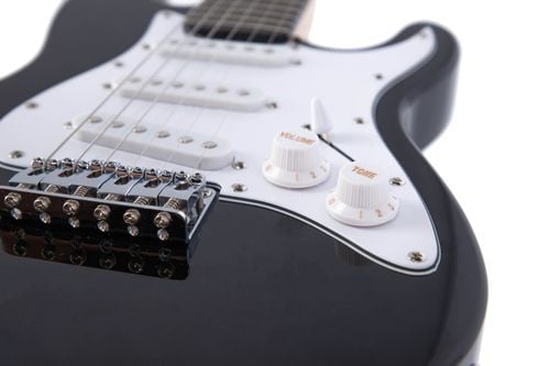 Gitara elektryczna 3/4 dla nastolatka Harley Benton ST-Junior BK CZARNA na Arena.pl