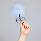 Pejcz-mini blue feather tickler