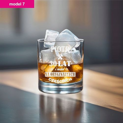 Prezent na 30 40 50 Urodziny Szklanki do Whisky z Personalizowanym Grawerem na Arena.pl