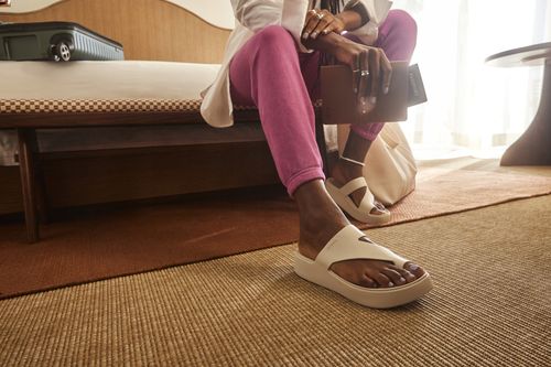 Crocs Wygodne Lekkie Damskie Buty Klapki Getaway Platform Toe Loop 36-37 na Arena.pl