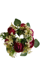 Wianek dekoracyjny z fioletowymi różami i białe dodatki 20 cm