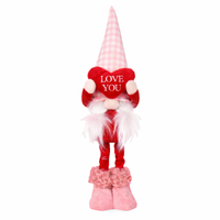 Krasnal walentynkowy różowy z sercem KSN61