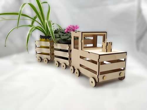 Ciuchcia z kwiatami na Arena.pl