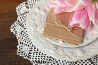 FOTOTAPETA kuchenna KWIATY TALERZE SERWETA 260x180