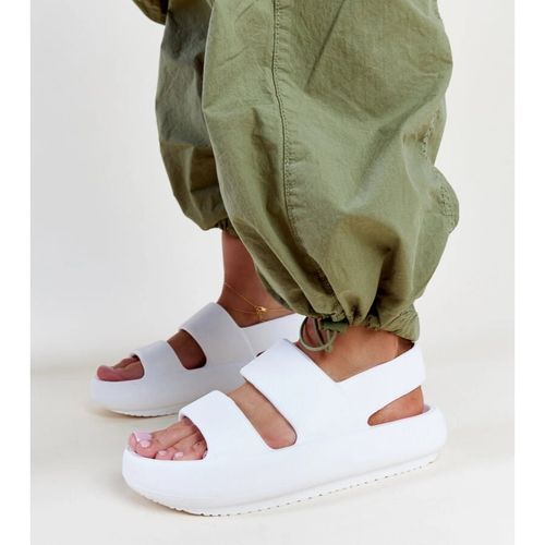 Białe sandały r.37 na Arena.pl