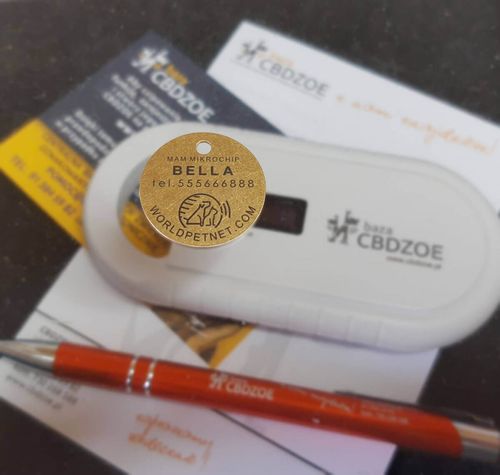 Zawieszka z kodem QR umożliwiającym szybką identyfikację psa lub kota na Arena.pl