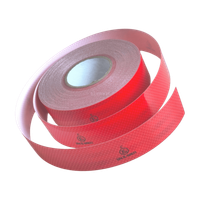 TAŚMA P2824C 50mm/50m ODBLASKOWA, MIKROPRYZMATYCZNA, 1-STR LEPNA, CZERWONA KONTUROWA, HOMOLOGACJA E1-104 R-00821