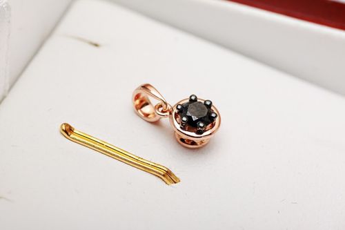 Złoty wisiorek WRD3178B - Diament na Arena.pl