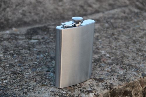 Elegancka Piersiówka Stalowa 270ml w Srebrnym Wykończeniu na Arena.pl