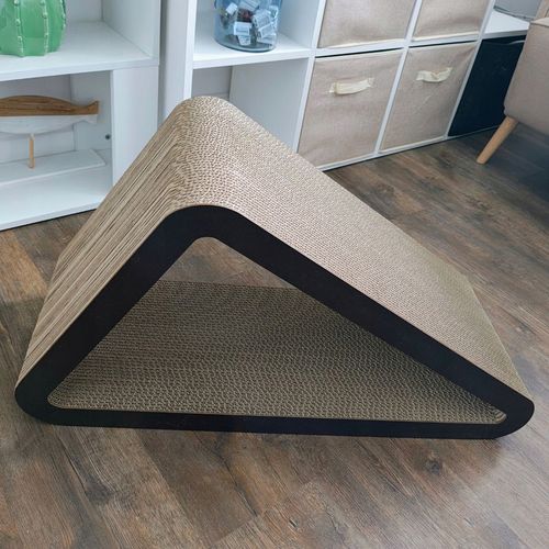 Drapak dla kota Trójkąt XXL | czarny | 77x69x47x30 cm | Mruu&Pruu na Arena.pl