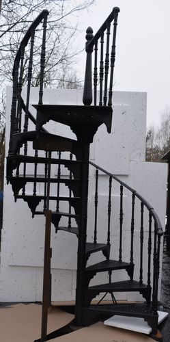 SCHODY KRĘCONE FI 1,72 M - WZÓR NR 1 - 2 TRALKI NA STOPNIU na Arena.pl