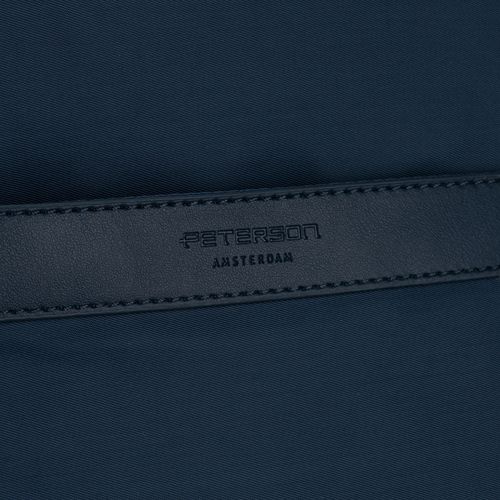 granatowy, nylonowy plecak damski na regulowanych szelkach na Arena.pl