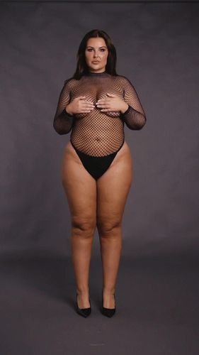 body with fishnet structure and turtle neck. na Arena.pl