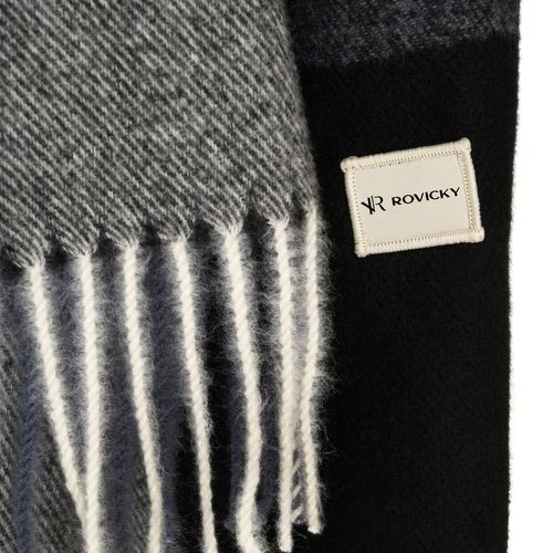 dwustronny szal damski z poliestru w dominującym czarnym kolorze na Arena.pl