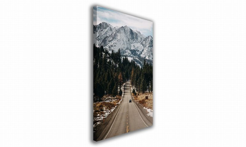 OBRAZ NA PŁÓTNIE 116 Samochód pod górami 30x40cm zdjęcie 1
