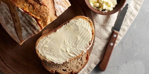 MASELNICZKA BAMBUSOWA Z PLASTIKOWĄ POKRYWĄ POJEMNIK DO PRZECHOWYWANIA MASŁA na Arena.pl