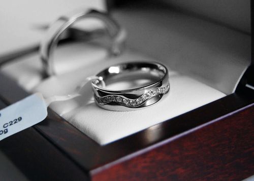 Złota obrączka XBX1750 na Arena.pl