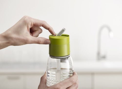 Butelka na wodę Dot Active 750 ml biała Joseph Joseph na Arena.pl