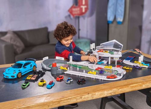 Porsche Creatix Experience Center Tor + 5 samochodzików na Arena.pl